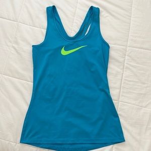 NIKE PRO TEE